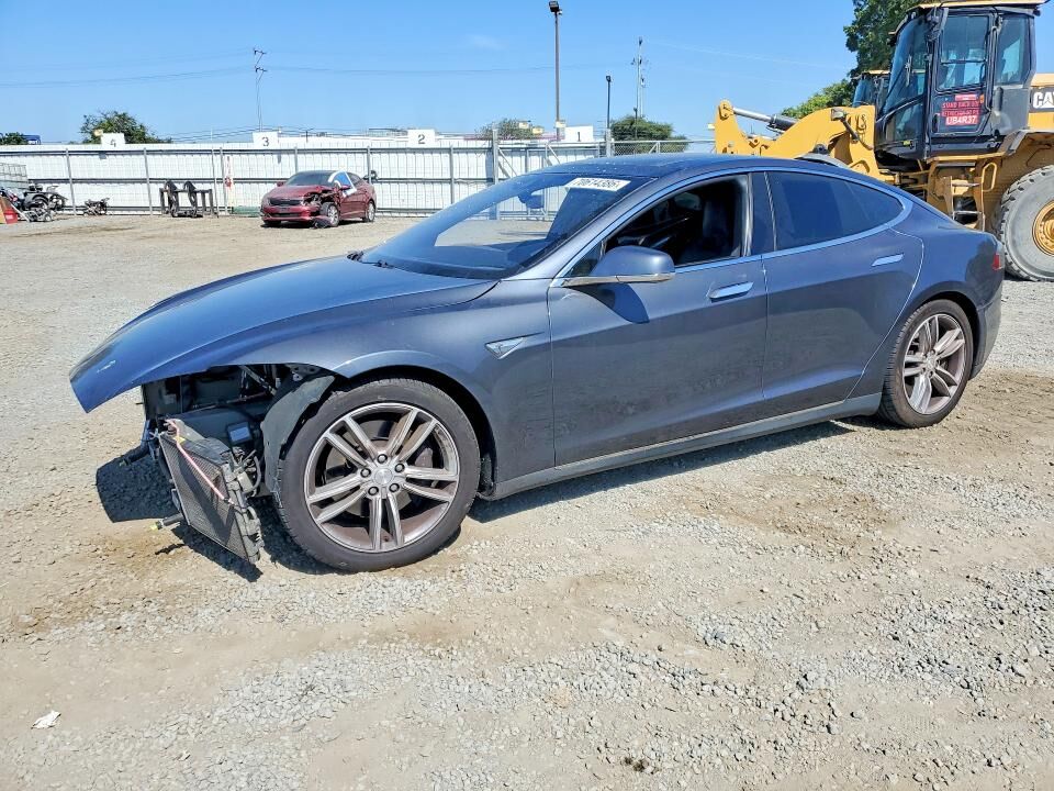 2016 TESLA Model S