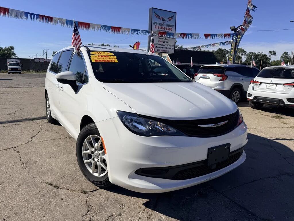 2023 CHRYSLER Voyager