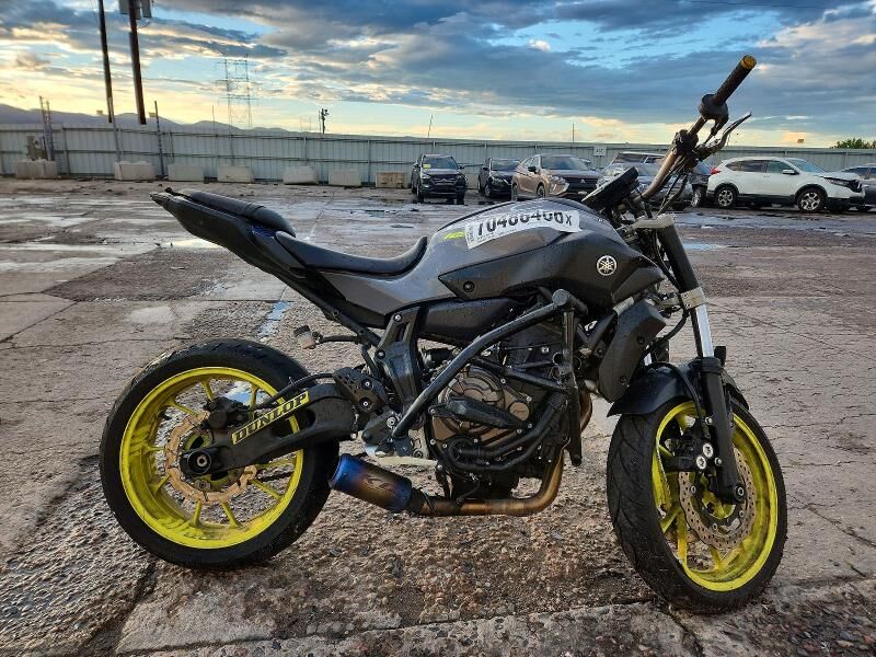 2016 YAMAHA FZ07