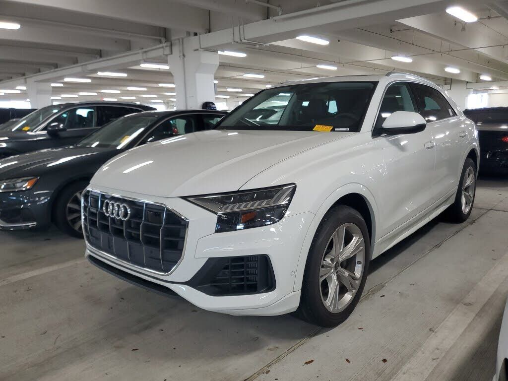 2023 AUDI Q8