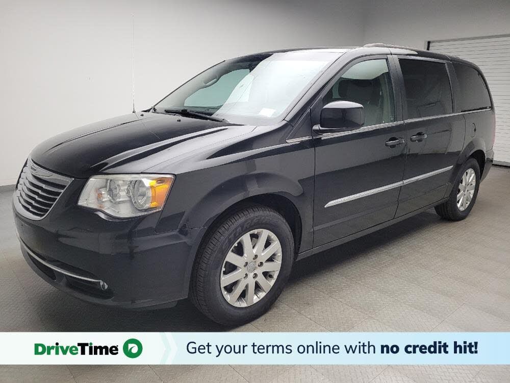 2016 CHRYSLER Town and Country