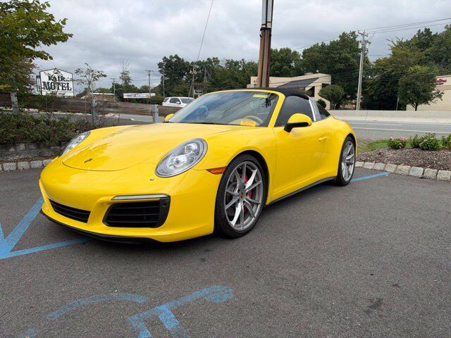 2017 PORSCHE 911