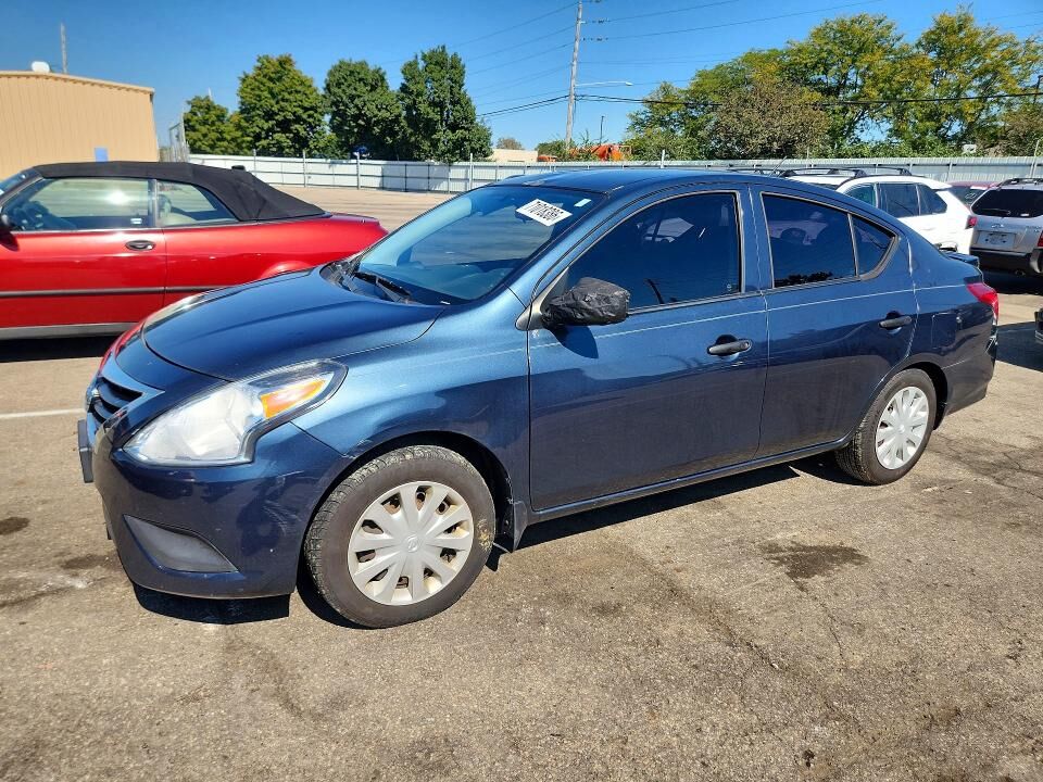 2016 NISSAN Versa