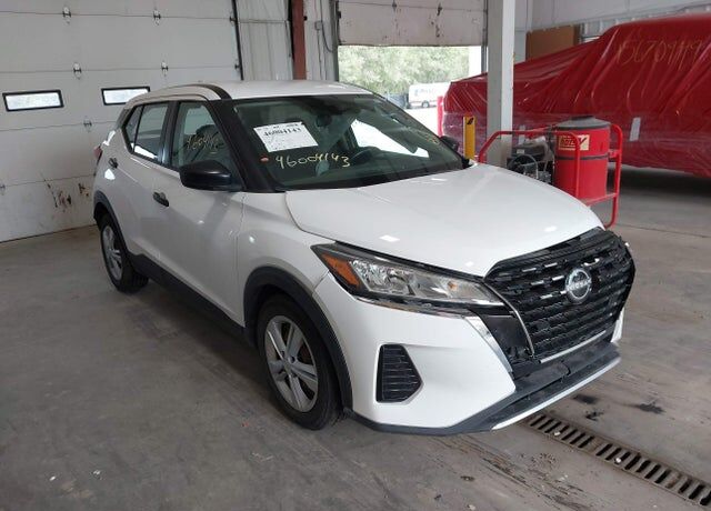 2022 NISSAN Kicks