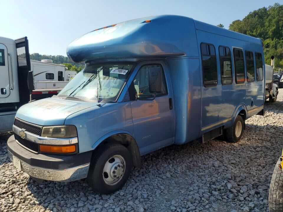 2011 CHEVROLET Express