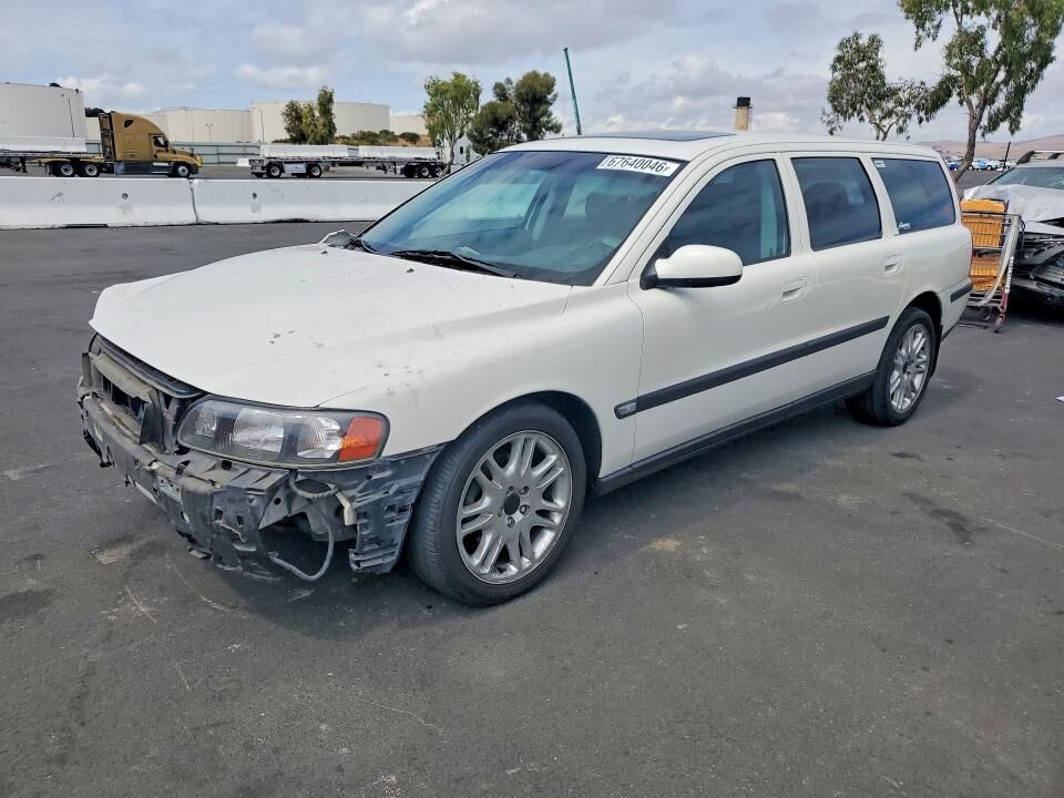 2001 VOLVO V70