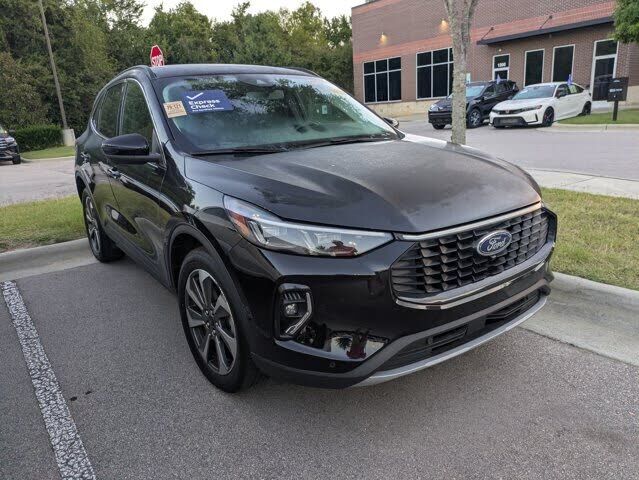 2023 FORD Escape
