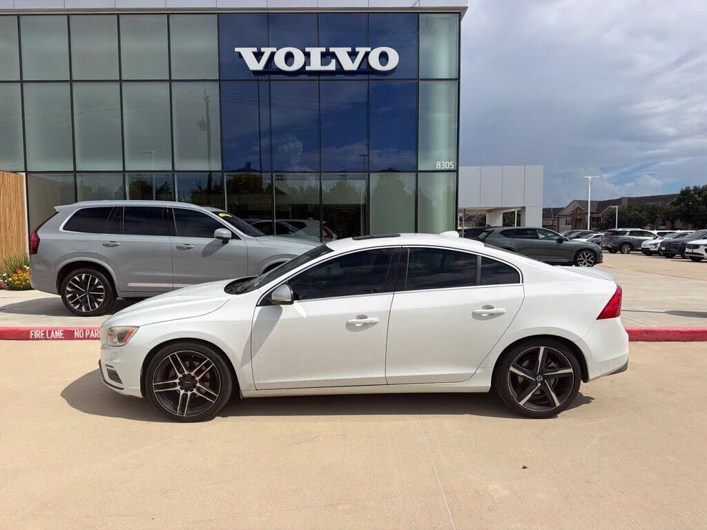 2016 VOLVO S60