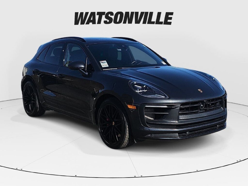 2024 PORSCHE Macan
