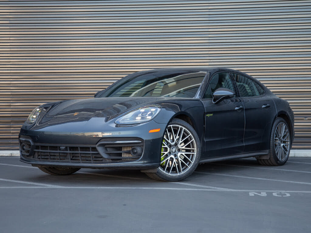 2023 PORSCHE Panamera