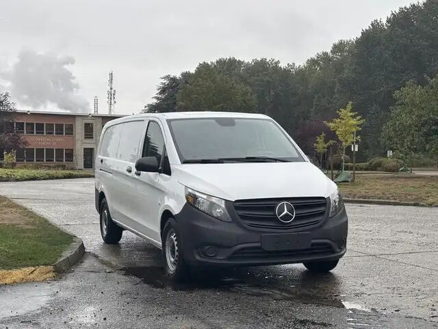 2021 Mercedes-Benz METRIS