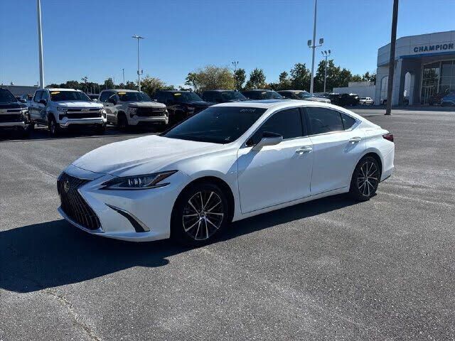 2022 LEXUS ES