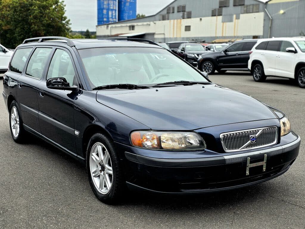 2004 VOLVO V70