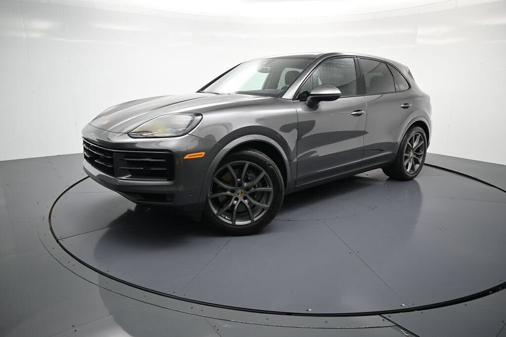 2024 PORSCHE Cayenne