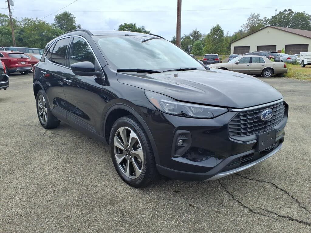 2025 FORD Escape