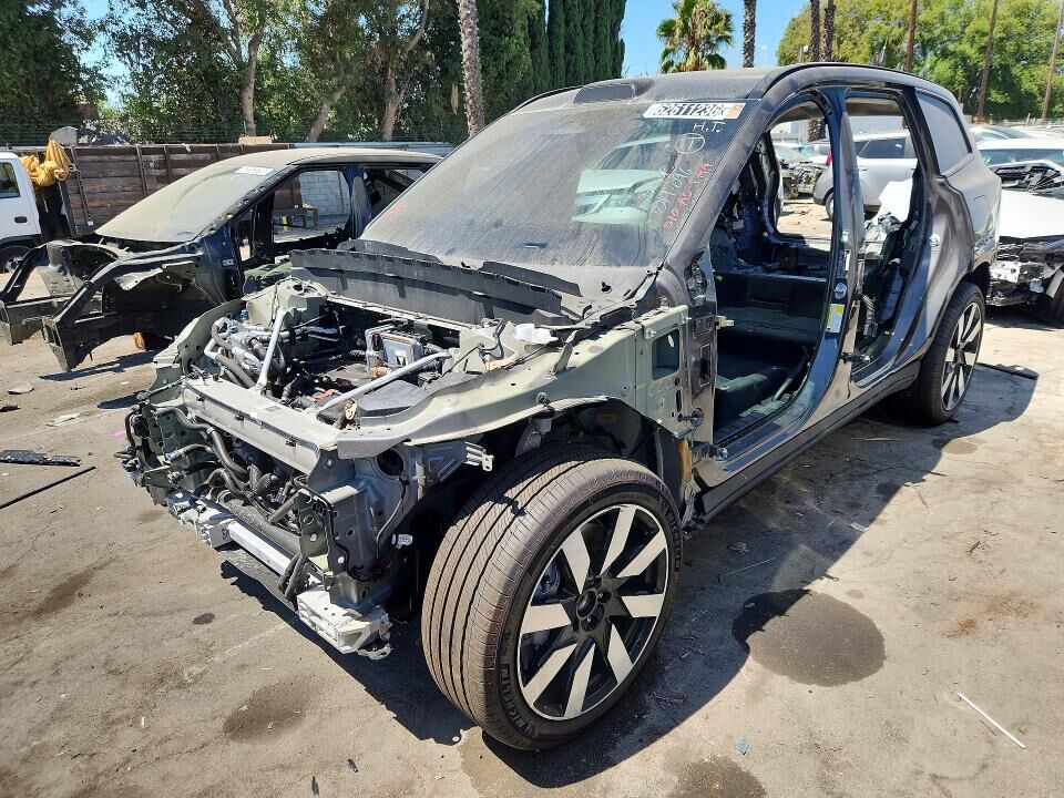 2025 VOLVO EX90