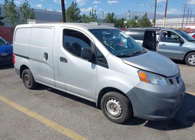 2017 NISSAN NV200