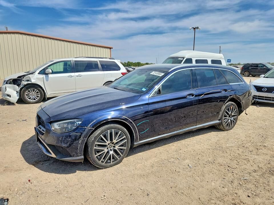 2022 MERCEDES-BENZ E-Class