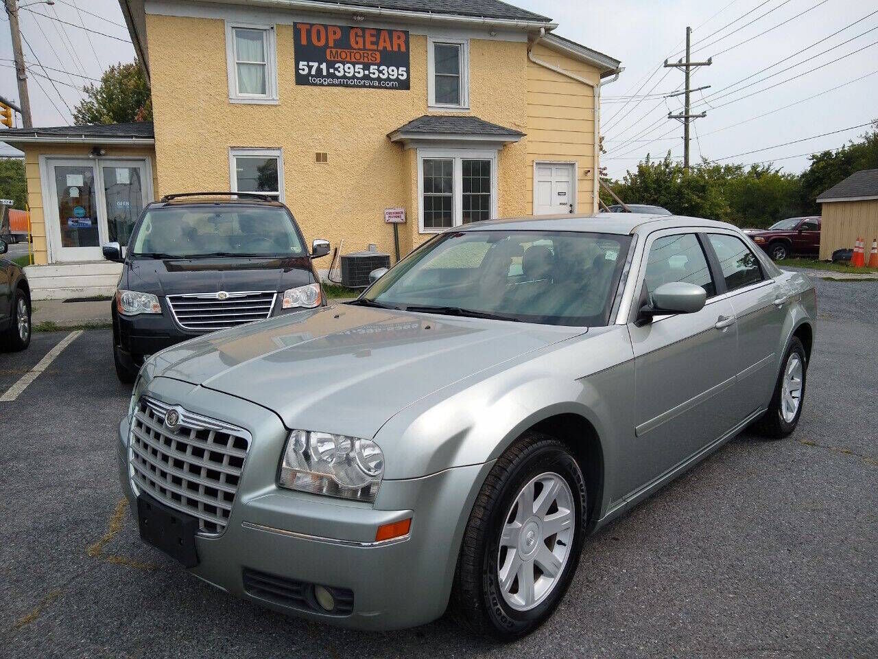 2005 CHRYSLER 300