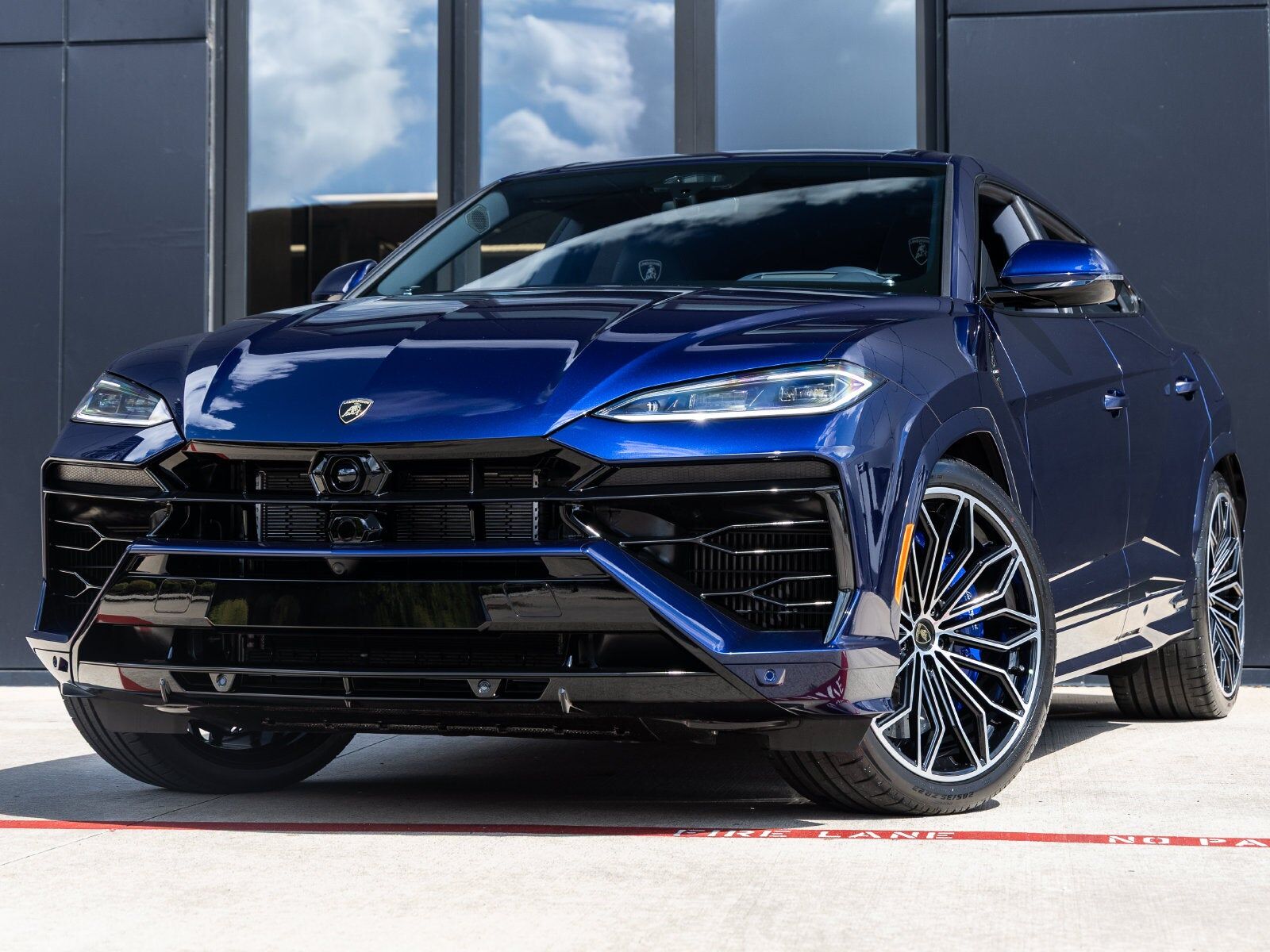 2026 LAMBORGHINI URUS
