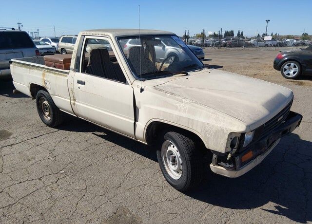 1986 TOYOTA Pick-Up