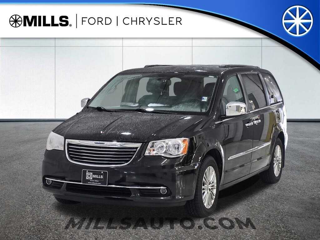 2013 CHRYSLER Town and Country