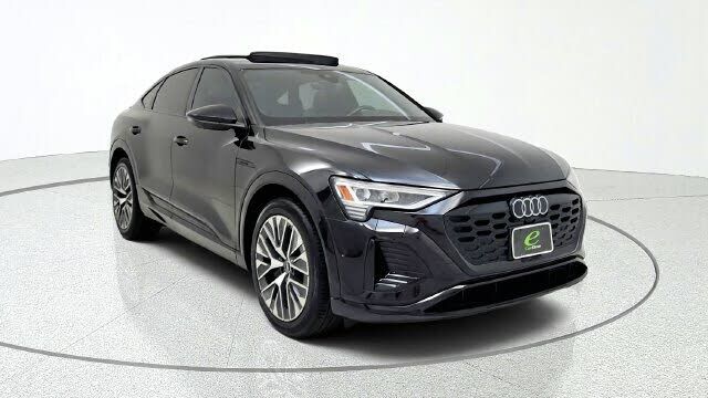 2024 AUDI Q8