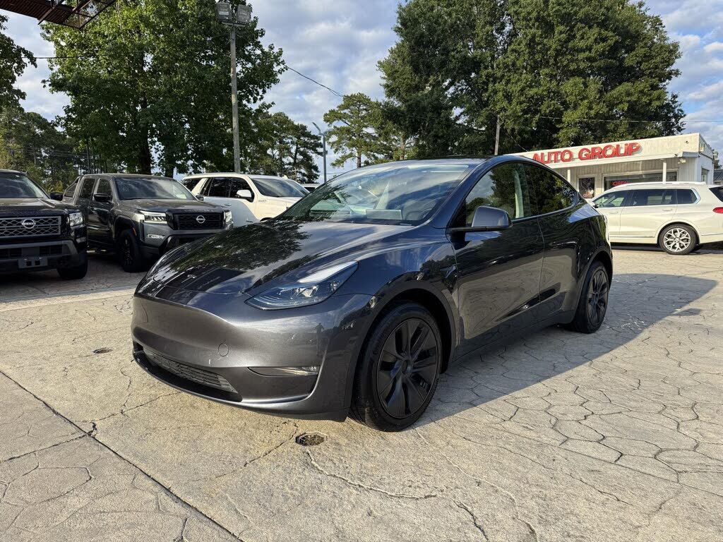 2024 TESLA Model Y
