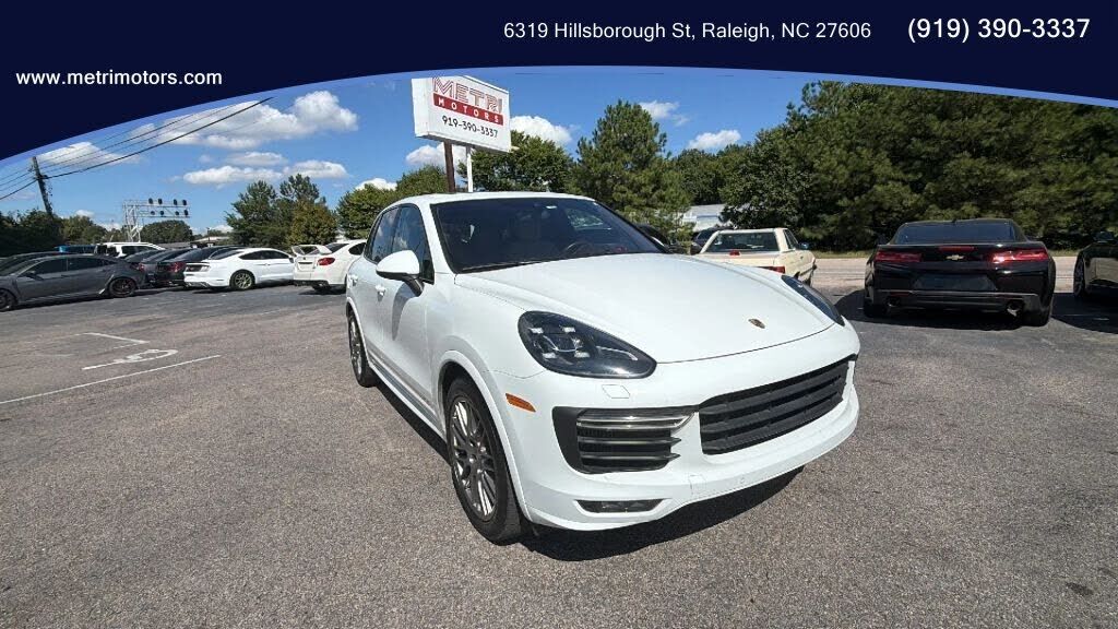 2017 PORSCHE Cayenne