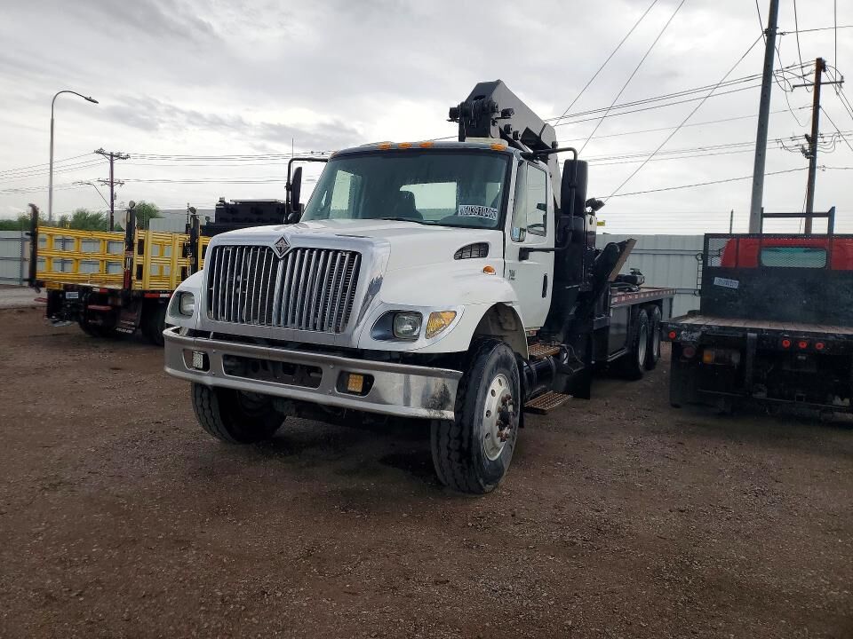 2002 INTERNATIONAL 7400