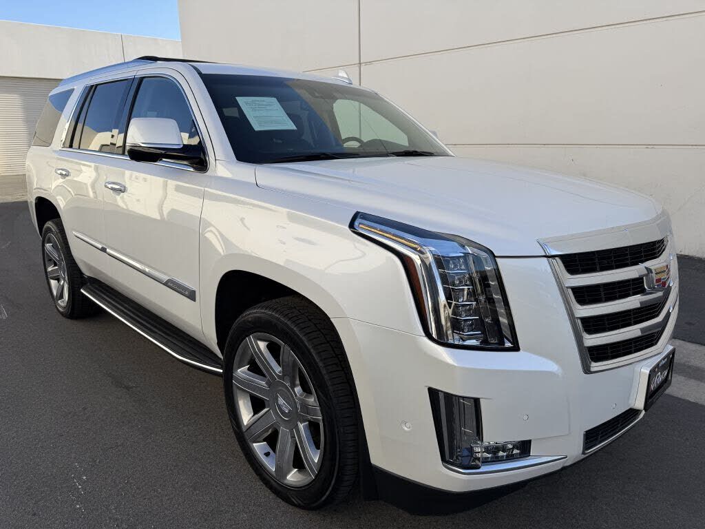 2017 CADILLAC Escalade