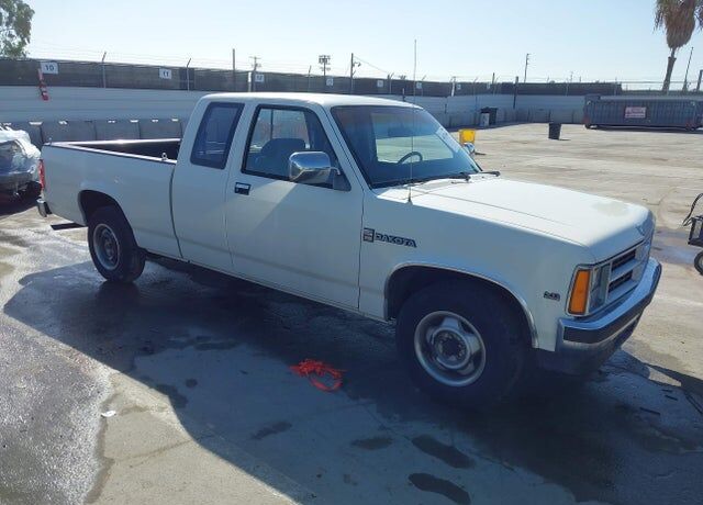 1990 DODGE Dakota