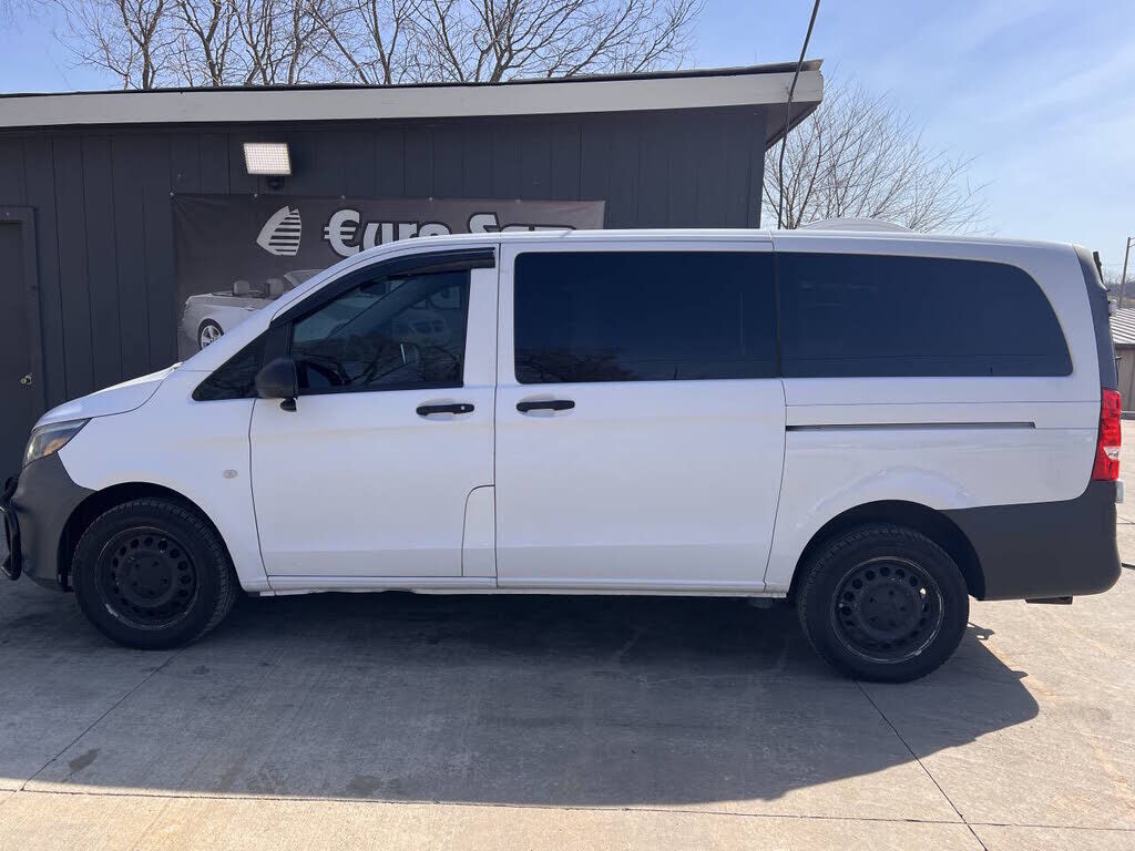 2017 Mercedes-Benz METRIS