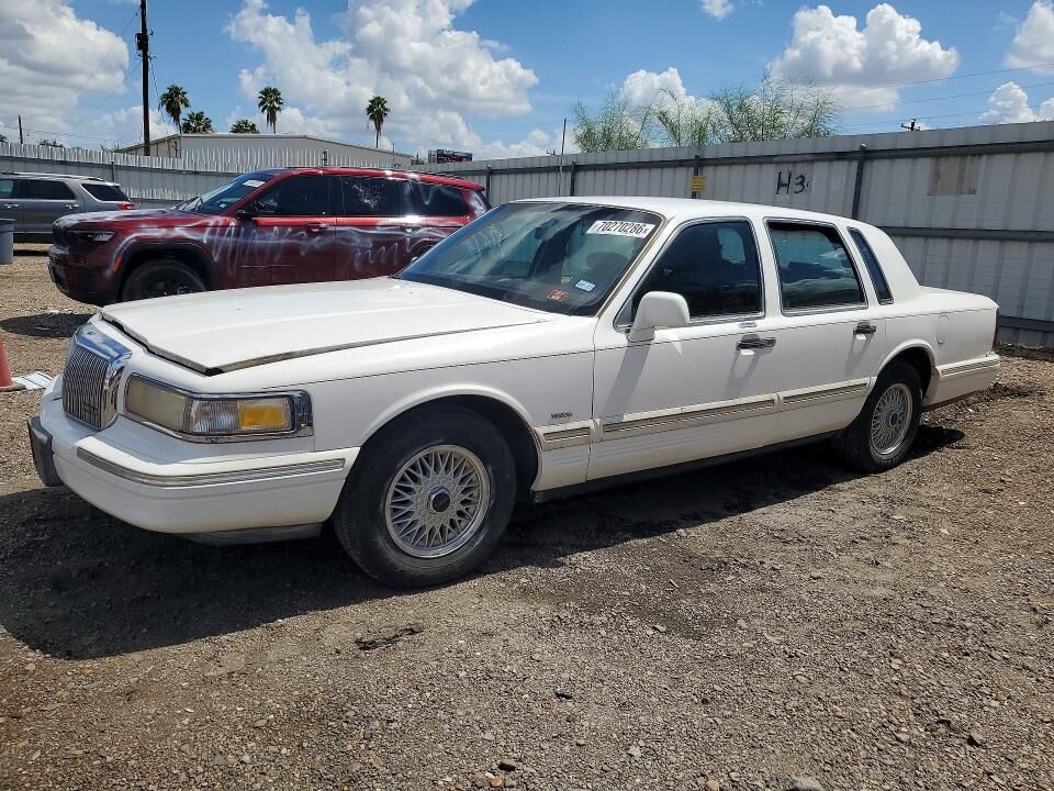 1995 LINCOLN Town Car