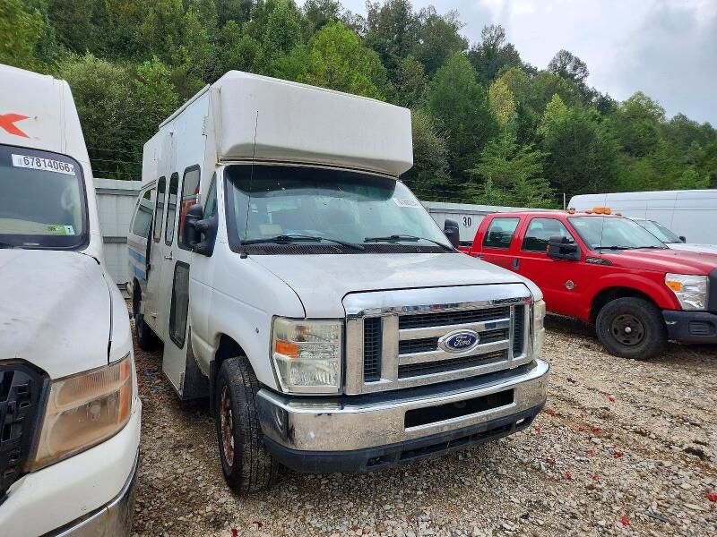 2013 FORD E-350