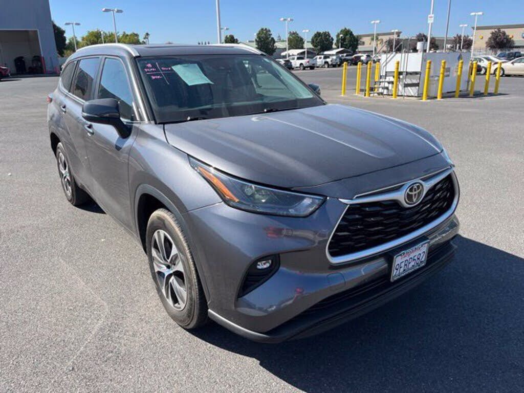 2023 TOYOTA Highlander