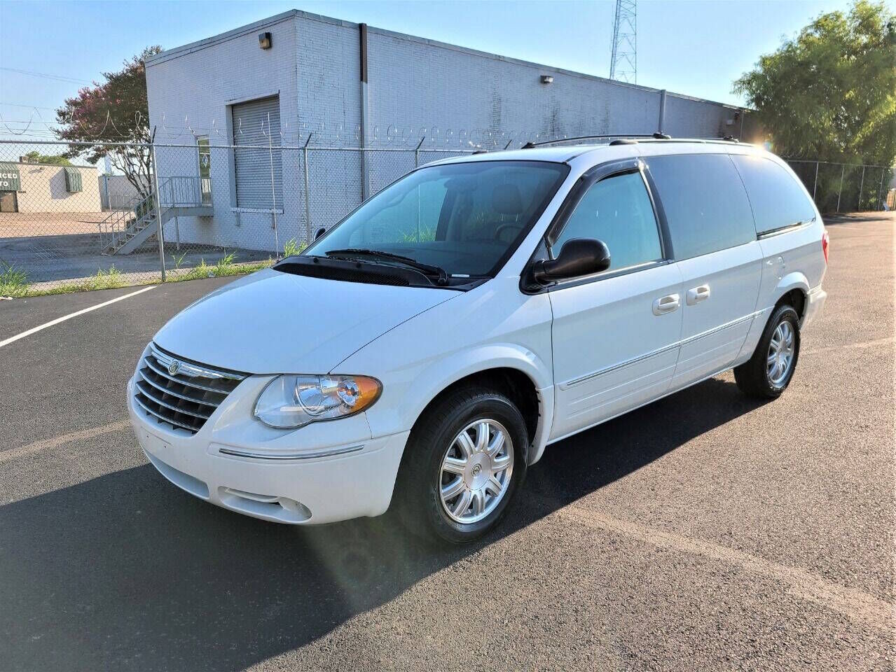 2005 CHRYSLER Town and Country