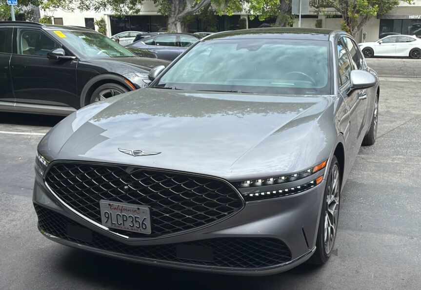 2023 GENESIS G90