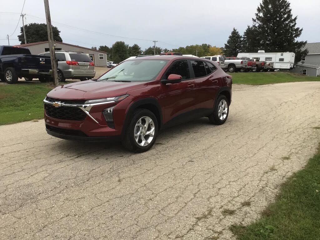 2025 CHEVROLET Trax