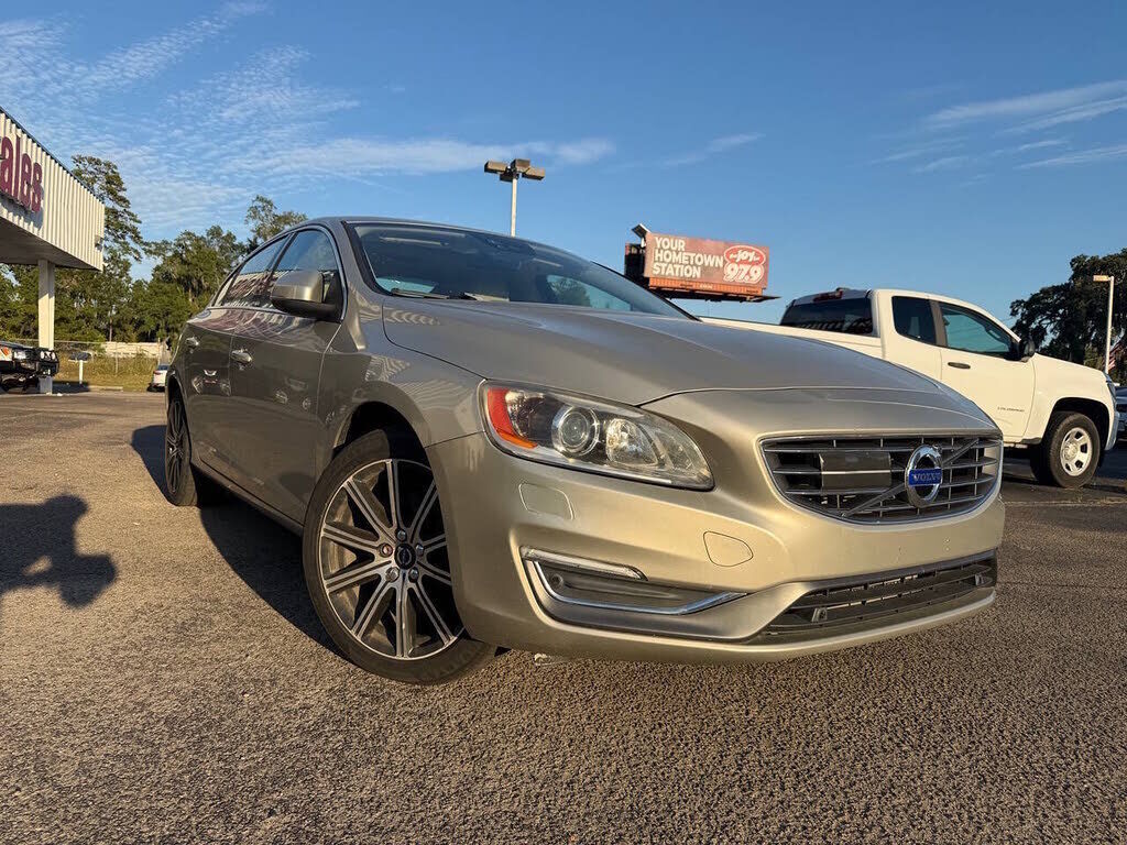 2017 VOLVO S60