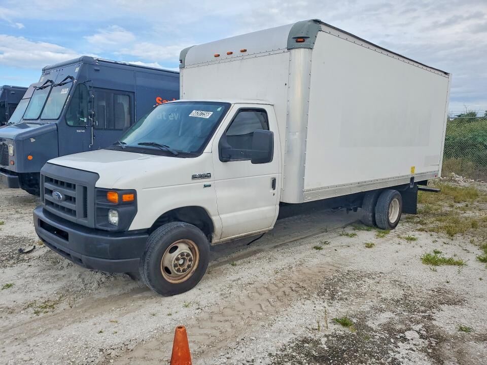 2017 FORD E-350