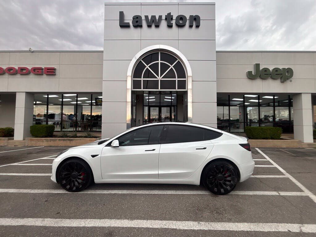 2022 TESLA Model 3