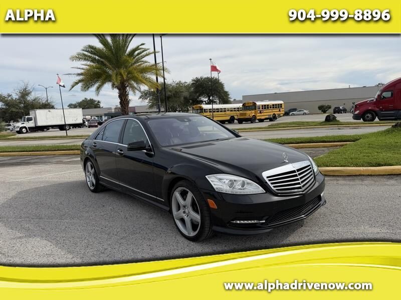 2013 MERCEDES-BENZ S-Class
