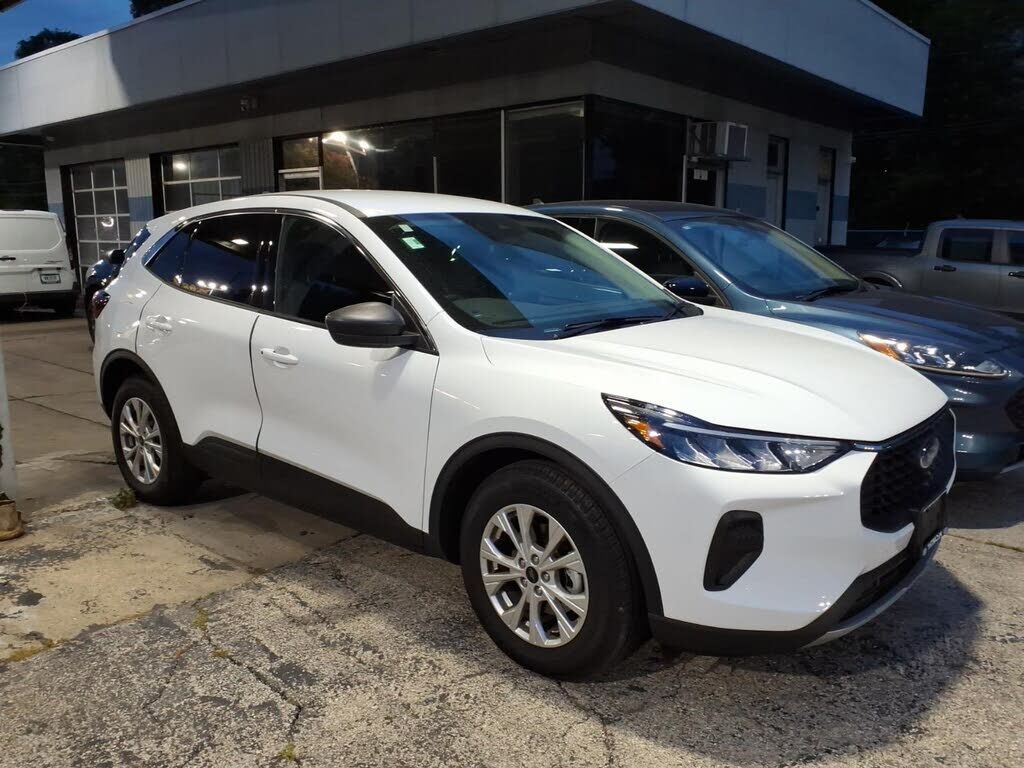 2024 FORD Escape