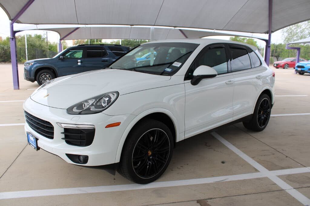 2017 PORSCHE Cayenne