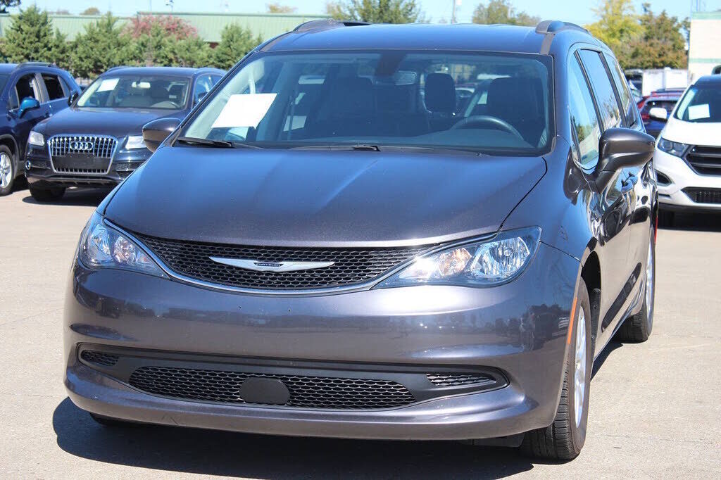 2021 CHRYSLER Voyager