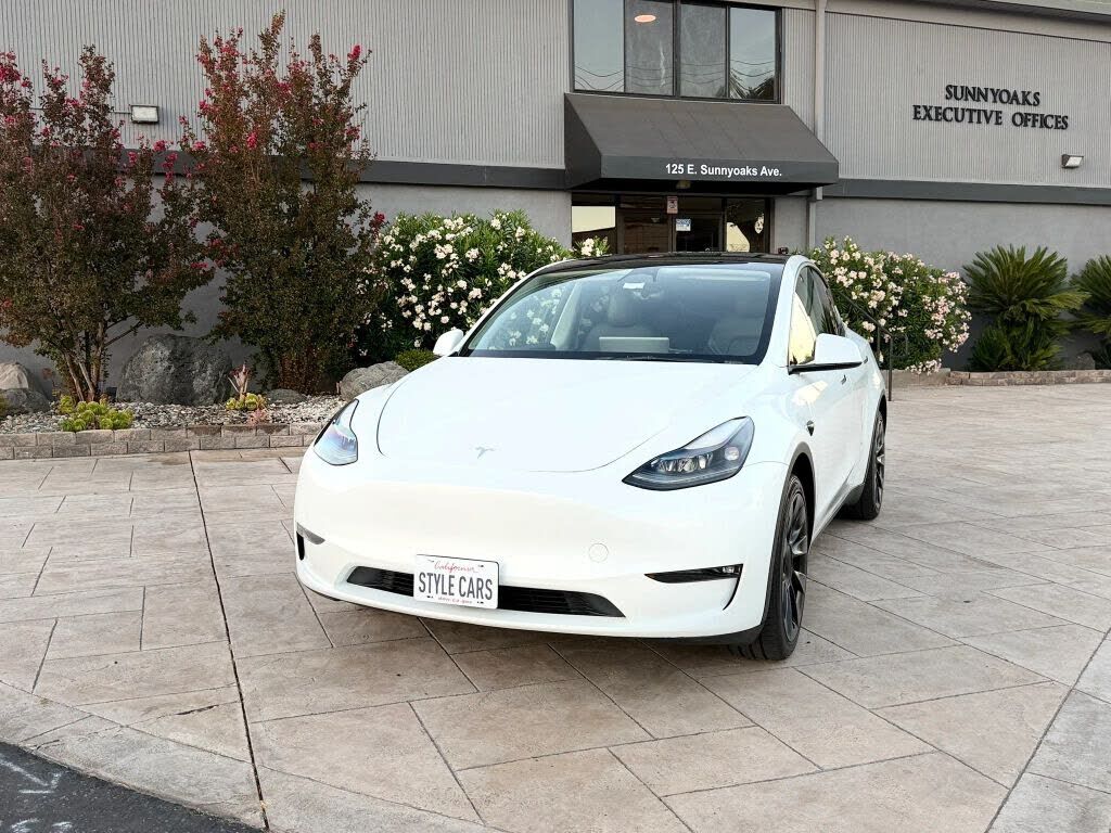 2023 TESLA Model Y