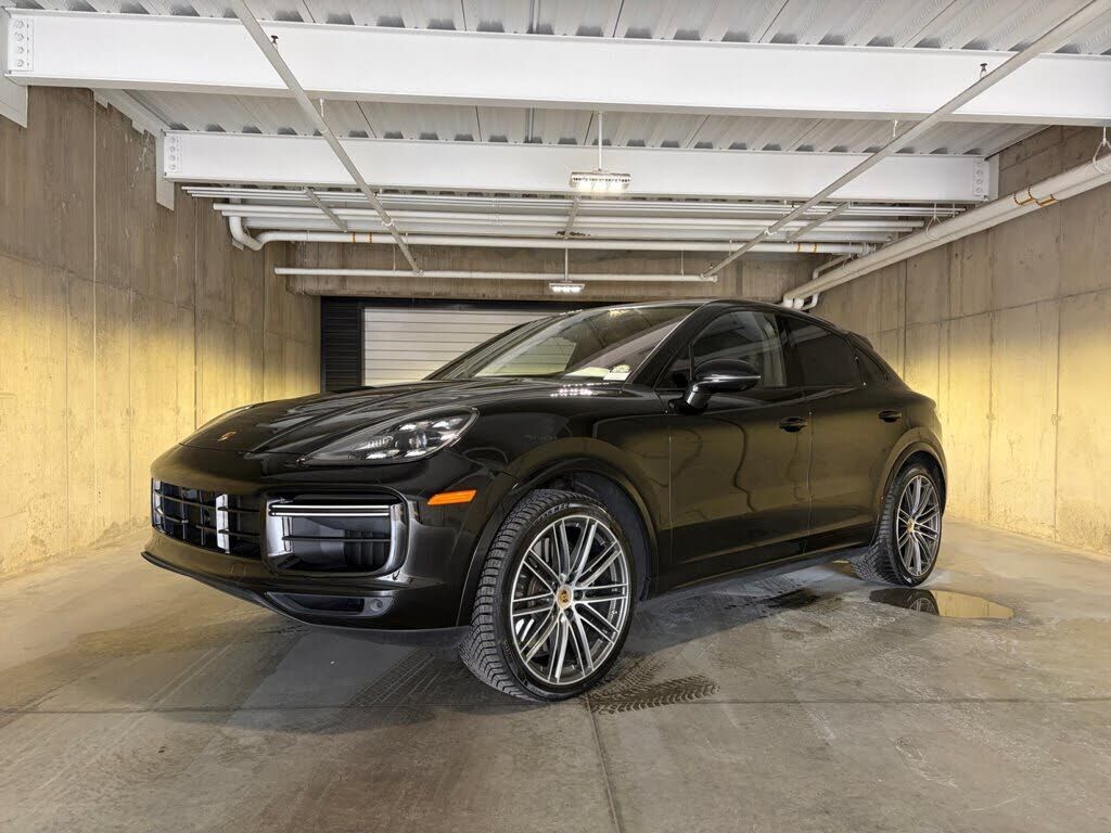 2023 PORSCHE Cayenne