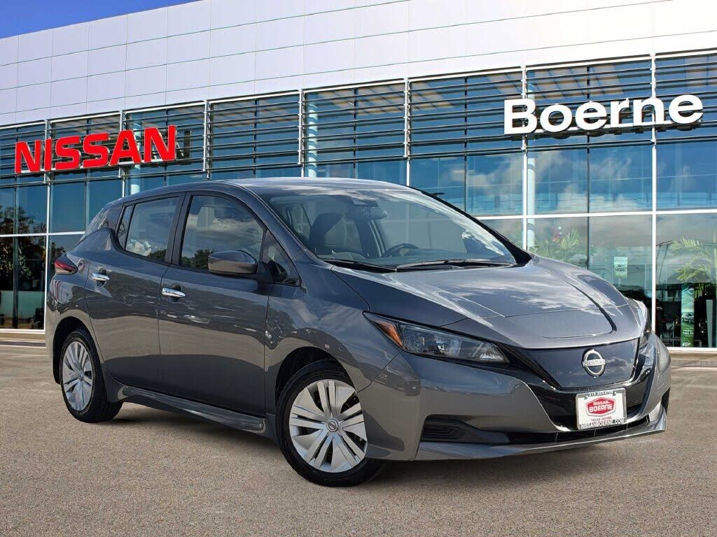 2025 NISSAN Leaf