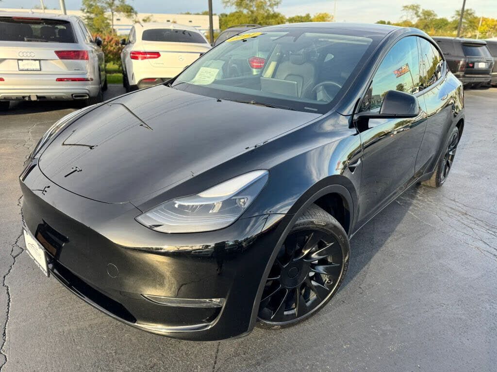 2024 TESLA Model Y